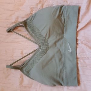 M Nike bra